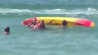 Prezident suda boğulan qızları belə xilas etdi - VİDEO 