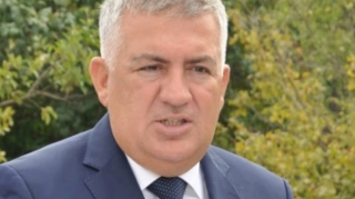 İcra başçısı sakinlərə uduzdu 