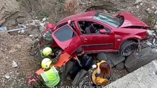 В Шамахинском районе автомобиль упал в овраг: есть пострадавшая    - ВИДЕО