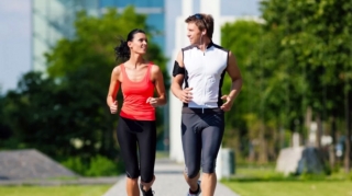 Kак неправильный бег вредит коленям - Врач объяснил 