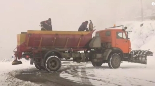 Laçın-Xankəndi yoluna qum səpildi - VİDEO 