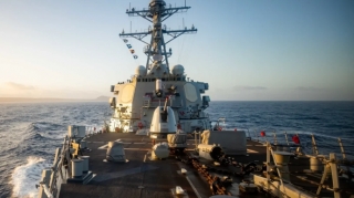 Maduronun gətirildiyi gəmidə xidmət edən ABŞ hərbçisi DƏNİZDƏ İTDİ 