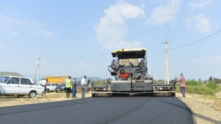 Lənkəranın kənd yollarına asfalt döşənir - FOTO 