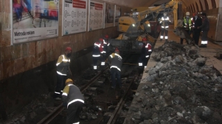 "Elmlər Akademiyası"  metro stansiyasının bərbad halda görüntüləri yayıldı  - FOTO
