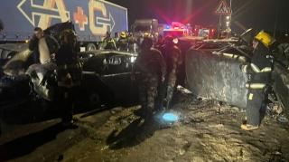 Bakıda “VAZ 2107” və iki “Mercedes” toqquşdu: 3 nəfər yanaraq öldü    - FOTO - YENİLƏNİB