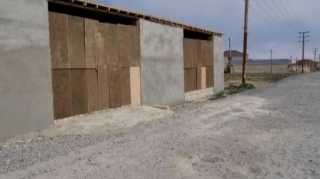 Yol kənarında qeyri-qanuni obyekt "peyda oldu" - Cavabdeh kimdir? - VİDEO