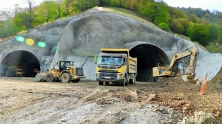 Toğanalı-Kəlbəcər yolu üzərində Murovdağ tunelinin inşası davam etdirilir  - FOTO