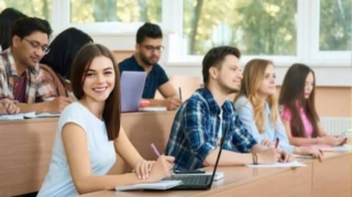 Tələbələr üçün verilən endirim kartları gənclərin işinə nə qədər yarayır? – Ekspert AÇIQLADI 