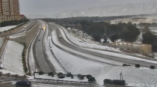 Buza görə bağlanan yol açıldı - FOTO