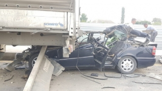 Ağdaşda minik və yük avtomobilləri toqquşub, 3 nəfər ölüb,  bir nəfər xəsarət alıb   - FOTO - VİDEO