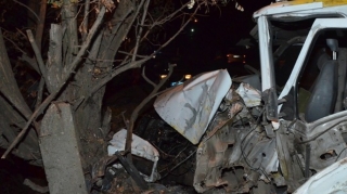 Sumqayıtda yük avtomobili “KamAZ”a çırpılıb, xəsarət alanlar var 