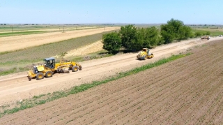 31 min nəfərin  istifadə etdiyi yol təmir olunur  - FOTO