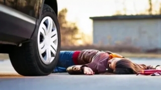 Gəncədə 18 yaşlı gənci maşın vurub 