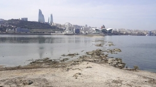 Bakı buxtası ilə bağlı həyəcan siqnalı - Xəzər çəkilir 