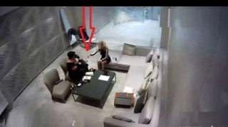 Yaşlı qadından ÇİRKİN ƏMƏL:  Hamının gözləri qarşısında... - VİDEO 