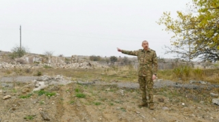 “Çıxardın atın yeşiyə o dəmir-dümürləri…” – İlham Əliyev 