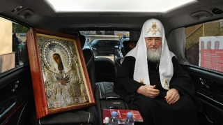 Patriarx Kirill rahibi "Mercedes"ə minməməyə çağırıb