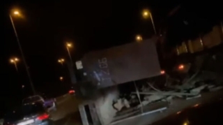 Bakıda yük avtomobili aşdı  - VİDEO