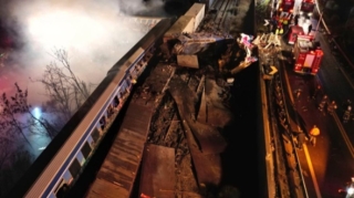 İki qatar toqquşdu 32 nəfər öldü - VİDEO - YENİLƏNİB 