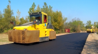 Ucarda 3 yaşayış məntəqəsinin yolları yenilənir  - FOTO