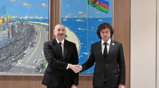 İlham Əliyev Gürcüstanın Baş naziri ilə görüşdü - Sənədlər imzalandı - FOTO
