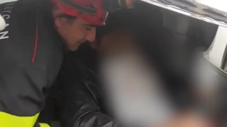 Ağsuda "Isuzu" qəzaya uğradı: Yaralı sürücünün XİLASEDİLMƏ GÖRÜNTÜLƏRİ  - VİDEO