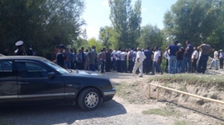 Bakı-Qazax magistral yolu bağlandı;  su problemi ilə bağlı aksiya - FOTO