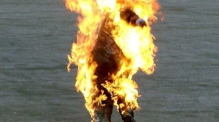 İsmayıllıda qazi İcra Hakimiyyətinin qarşısında özünü YANDIRDI 