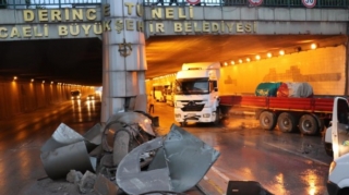 17 avtonəqliyyat bir-birinə çırpıldı: Yaralananlar var   - FOTO - VİDEO