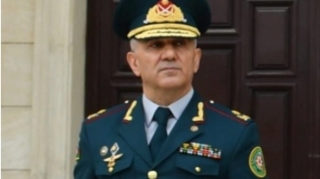 Təqaüdə göndərilən general yenidən xidmətə qayıtdı 