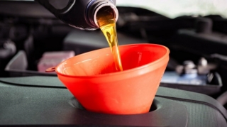Автоэксперт назвал семь факторов, влияющих на ресурс моторного масла 