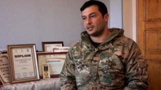 Yaralandıqdan sonra ağır döyüşlərə qayıdan zabitimiz   - VİDEO