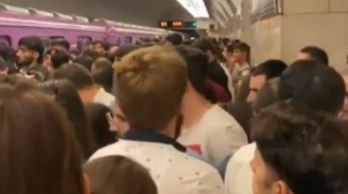 Metrodakı sıxlıqlar nə zaman bitəcək?  - VİDEO