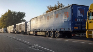 Azərbaycanda avtonəqliyyatla yük daşımaları artıb 