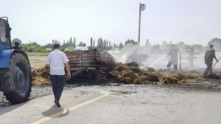 Ucarda ot yüklü traktor yanıb - FOTO 