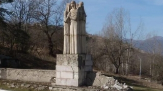 Şuşada ermənilərin dağıtdığı xatirə kompleksi bərpa edilir - VİDEO