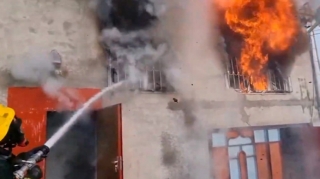 Ağcabədidə yaşayış evi yandı - VİDEO