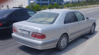 Şamaxıda "Mercedes" ana və qızını vurub - FOTO 