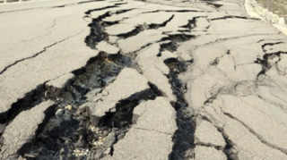 İstismarına 30 il zəmanət verilmiş yol 3 ilə sıradan çıxdı  - VİDEO