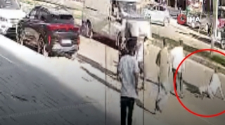 Dava zamanı yola yıxılan şəxsi mikroavtobus vurub öldürdü - VİDEO 