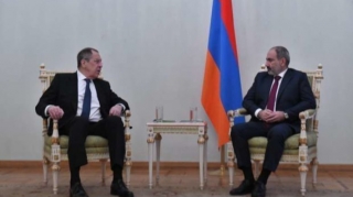 Почему на встрече в Ереване не было российского флага?  - ФОТО
