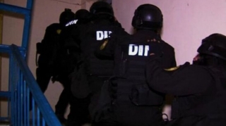 Polis 3 rayonda əməliyyat keçirib, qanunsuz silahlar götürülüb 