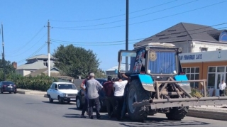 Cəlilabadda "KİA" traktorla toqquşub