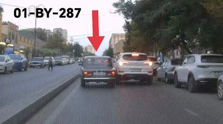 Təhlükəli ötmə edən sürücü qəzadan son anda xilas oldu  - VİDEO