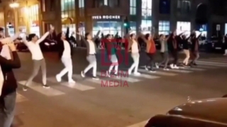 Bakıda gənclər piyada keçidində cəngi oynadılar - ANBAAN VİDEO 