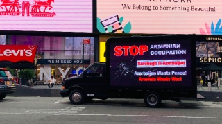 Qarabağ plakatlı maşınlar Nyu-Yorkda dövrə vurub - FOTO + VİDEO  