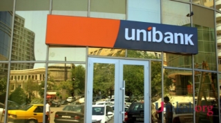 "Unibank"a borcu olan kişi özünü körpüdən çaya atdı - FOTO 