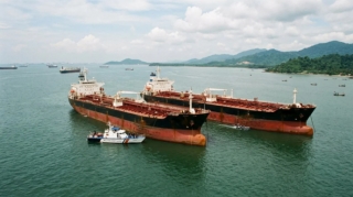 Malayziyada iki neft tankeri və gəmi heyəti saxlanıldı - Aralarında Rusiya vətəndaşları da var 