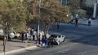 Yasamalda iki maşın toqquşdu 