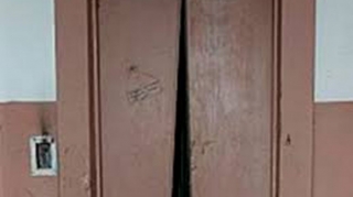 Liftdə qalanlar çıxarıldı